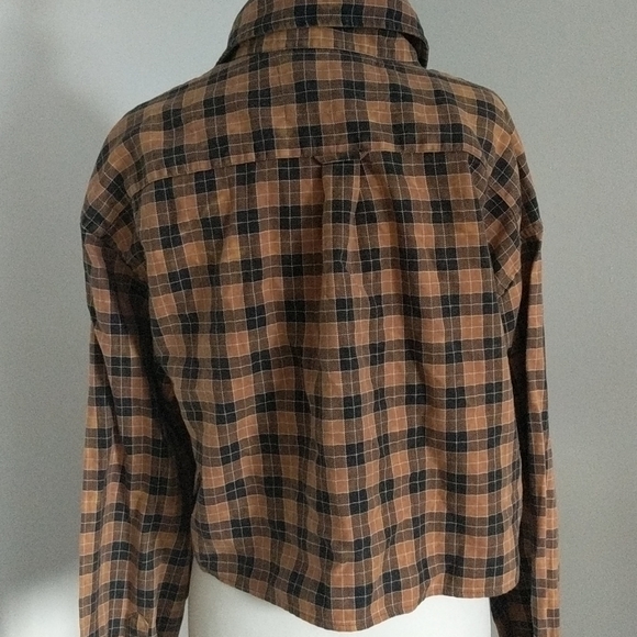 Urban Renewal Flannel | medium 💕2/$30💕 - Picture 4 of 4